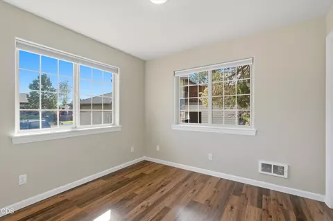 Bedroom - 64736 Alcor Pl, Bend, OR 97703 photo 4 of 6