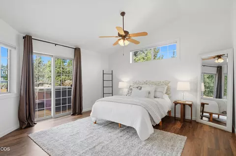 Bedroom - 64736 Alcor Pl, Bend, OR 97703 photo 1 of 6