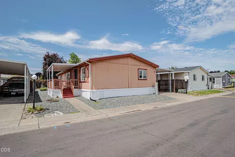 1570 S Peach #SPC 91, Medford, OR 97501