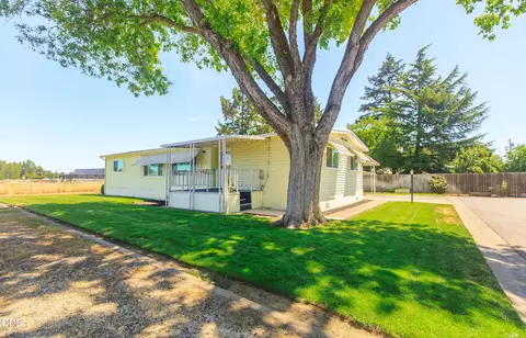 2600 Stearns Way #SPC 1B, Medford, OR 97501