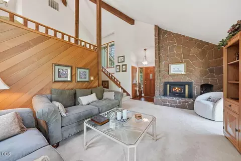 Living - 57715 Poplar Loop, Sunriver, OR 97707 photo 3 of 4