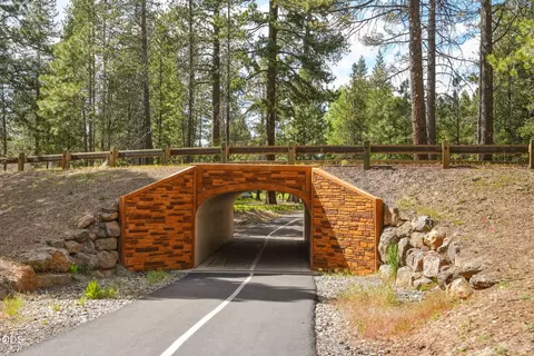 View/Area - 57715 Poplar Loop, Sunriver, OR 97707 photo 5 of 8