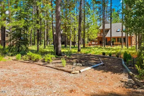 Exterior - 57715 Poplar Loop, Sunriver, OR 97707 photo 8 of 12