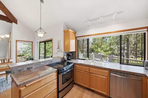 Kitchen - 57715 Poplar Loop, Sunriver, OR 97707 photo 2 of 4