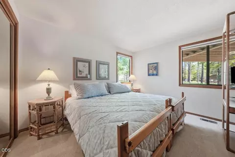 Bedroom - 57715 Poplar Loop, Sunriver, OR 97707 photo 4 of 7