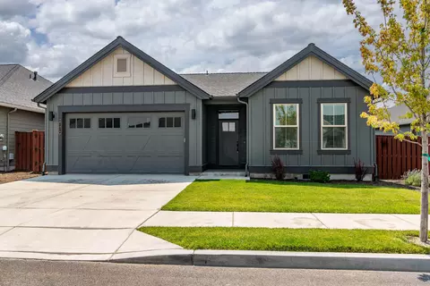 1076 NE Henry Dr, Prineville, OR 97754