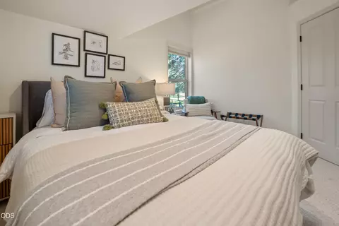 Bedroom - 60775 Currant Way, Bend, OR 97702 photo 4 of 13