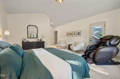Bedroom - 60775 Currant Way, Bend, OR 97702 photo 9 of 13