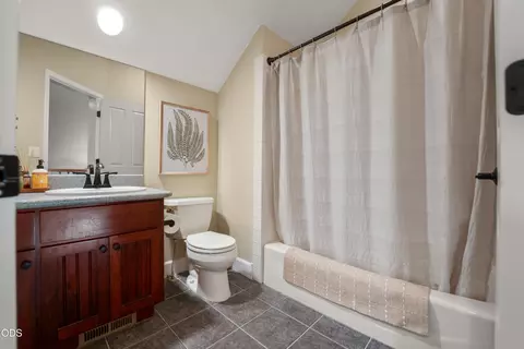 Bath - 60775 Currant Way, Bend, OR 97702 photo 1 of 4