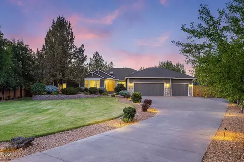 21186 Charity Ln, Bend, OR 97702