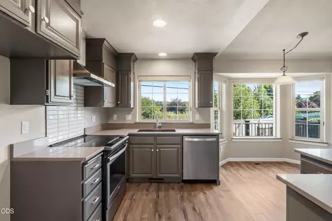 Kitchen - 677 Cedar Wood Dr, Eagle Point, OR 97524 photo 1 of 4