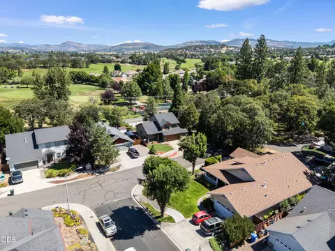 View/Area - 677 Cedar Wood Dr, Eagle Point, OR 97524 photo 1 of 2