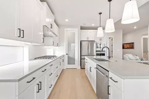 Kitchen - 3038 NW Butte View Dr, Bend, OR 97703 photo 3 of 3