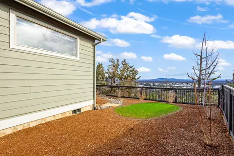 Exterior - 3038 NW Butte View Dr, Bend, OR 97703 photo 10 of 11