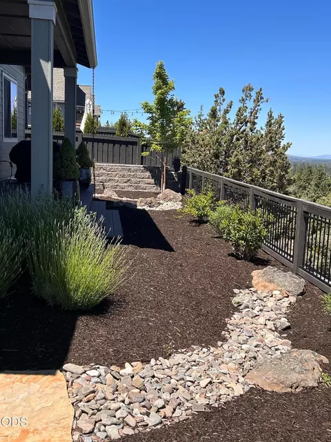 Exterior - 3038 NW Butte View Dr, Bend, OR 97703 photo 5 of 11