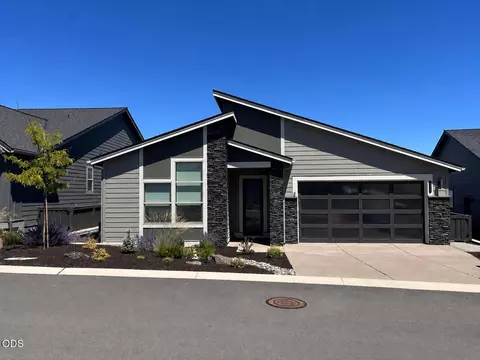 3038 NW Butte View Dr, Bend, OR 97703