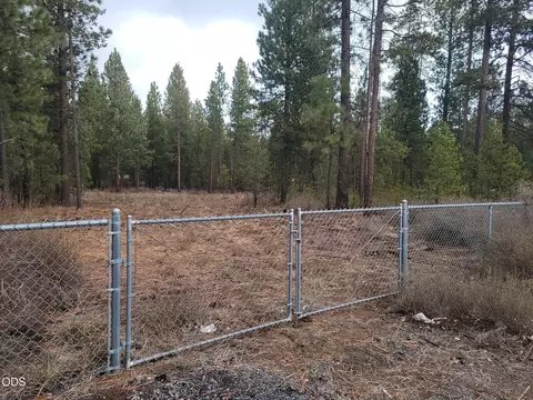 15922 Twin Dr, La Pine, OR 97739 photo 2