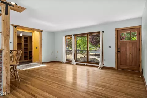 Living - 606 NE 9th St, Bend, OR 97701 photo 2 of 7