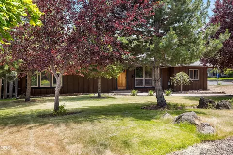 Exterior - 606 NE 9th St, Bend, OR 97701 photo 1 of 11