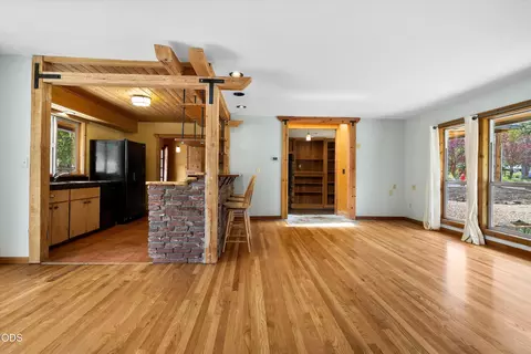 Living - 606 NE 9th St, Bend, OR 97701 photo 4 of 7