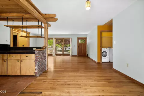 Living - 606 NE 9th St, Bend, OR 97701 photo 3 of 7