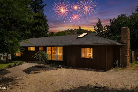 Exterior - 606 NE 9th St, Bend, OR 97701 photo 11 of 11