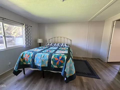 Bedroom - 305 S Charley Ave, Chiloquin, OR 97624 photo 3 of 7