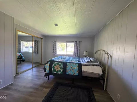 Bedroom - 305 S Charley Ave, Chiloquin, OR 97624 photo 6 of 7