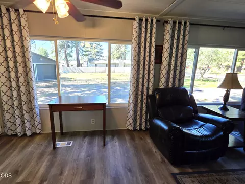 Living - 305 S Charley Ave, Chiloquin, OR 97624 photo 3 of 5
