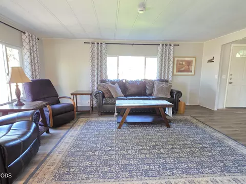Living - 305 S Charley Ave, Chiloquin, OR 97624 photo 5 of 5