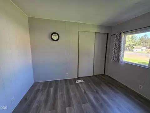 Bedroom - 305 S Charley Ave, Chiloquin, OR 97624 photo 7 of 7