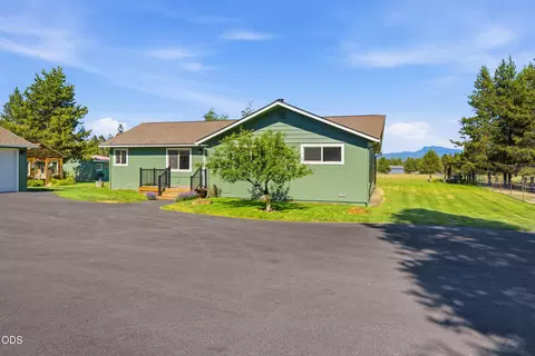 Exterior - 16250 South Dr, La Pine, OR 97739 photo 2 of 14