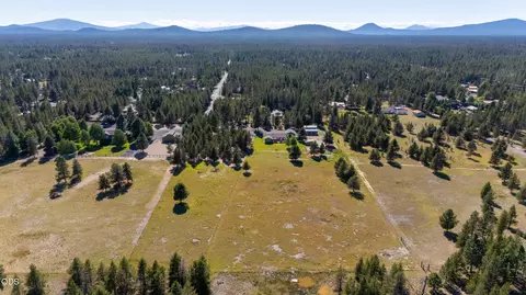 View/Area - 16250 South Dr, La Pine, OR 97739 photo 6 of 8