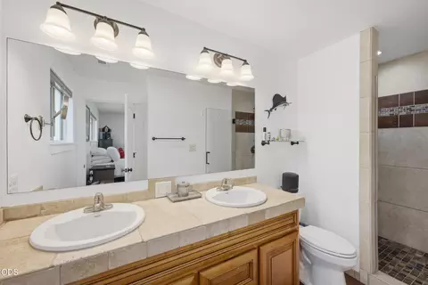 Bath - 16250 South Dr, La Pine, OR 97739 photo 3 of 5