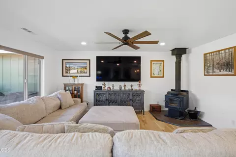 Living - 16250 South Dr, La Pine, OR 97739 photo 4 of 4