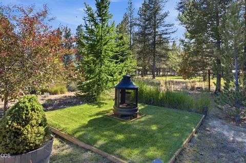 Exterior - 16250 South Dr, La Pine, OR 97739 photo 12 of 14