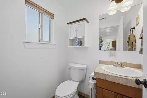 Bath - 16250 South Dr, La Pine, OR 97739 photo 5 of 5