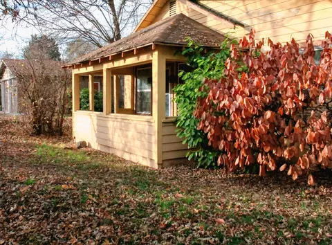 1975 Spring St, Medford, OR 97504