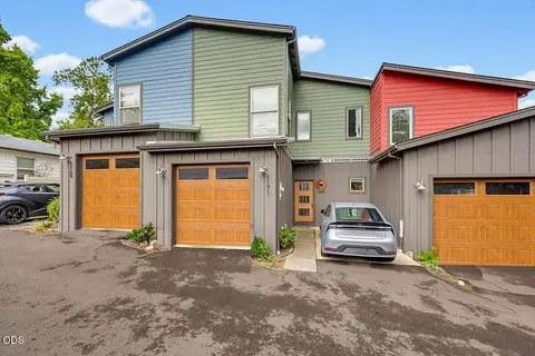 1169 Iowa St, Ashland, OR 97520