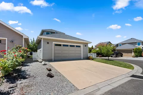Exterior - 1142 N Haskell St, Central Point, OR 97502 photo 6 of 7