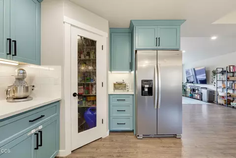 Kitchen - 1031 Ruby Meadows Dr, Eagle Point, OR 97524 photo 4 of 4