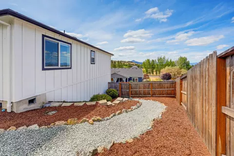 Exterior - 1031 Ruby Meadows Dr, Eagle Point, OR 97524 photo 11 of 13