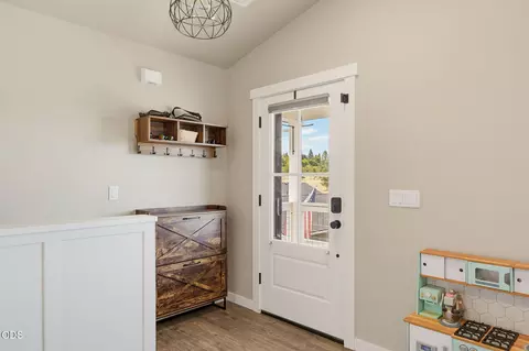 Entry Way - 1031 Ruby Meadows Dr, Eagle Point, OR 97524 photo 1 of 1