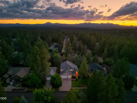 View/Area - 19870 Powers Rd, Bend, OR 97702 photo 4 of 4
