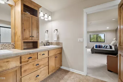 Bath - 20158 Stonegate Dr, Bend, OR 97702 photo 6 of 6