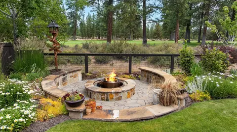 Exterior - 20158 Stonegate Dr, Bend, OR 97702 photo 12 of 18