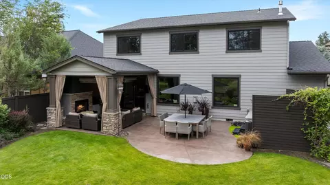 Exterior - 20158 Stonegate Dr, Bend, OR 97702 photo 15 of 18