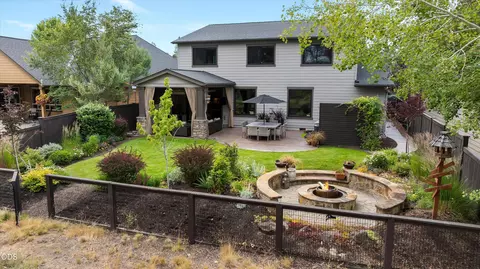 Exterior - 20158 Stonegate Dr, Bend, OR 97702 photo 14 of 18