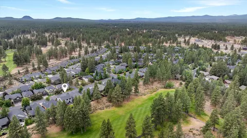 View/Area - 20158 Stonegate Dr, Bend, OR 97702 photo 3 of 6
