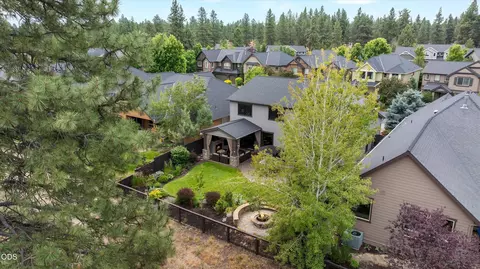 Exterior - 20158 Stonegate Dr, Bend, OR 97702 photo 17 of 18